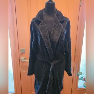 Victoria's Secret Black Thick Short Robe. Vintage 80's